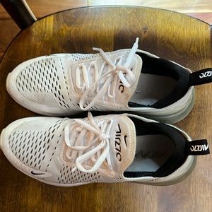 Nike Air Max 270’s white and black